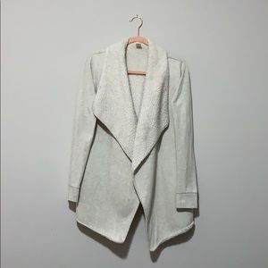 🔴 SMALL GAP WHITE CARDIGAN